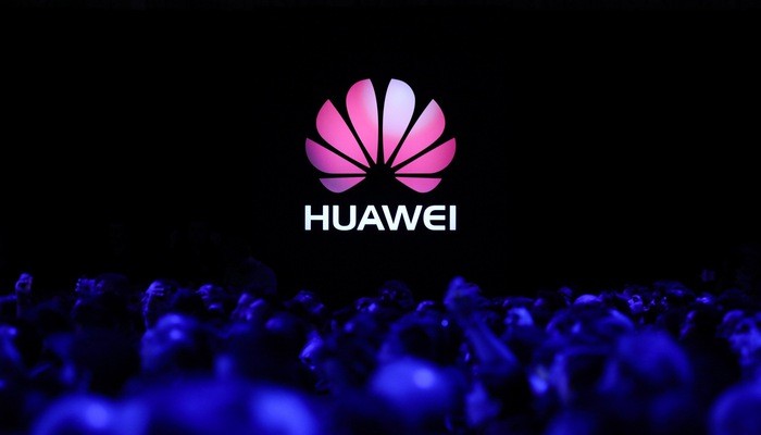 Huawei đang chịu nhiều sức ép từ các biện pháp trừng phạt của Mỹ - Ảnh: The Verge.