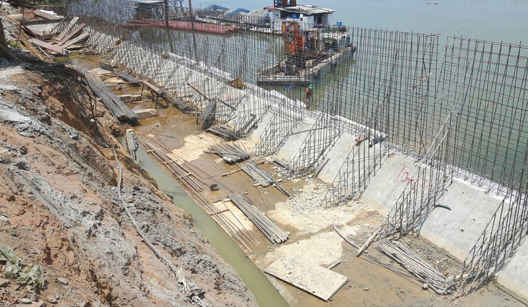 Dự án Xây dựng bờ kè sông Đồng Nai (tỉnh Bình Dương) giai đoạn 2 có tổng mức đầu tư dự kiến 336,7 tỷ đồng. Ảnh: Nam Thành