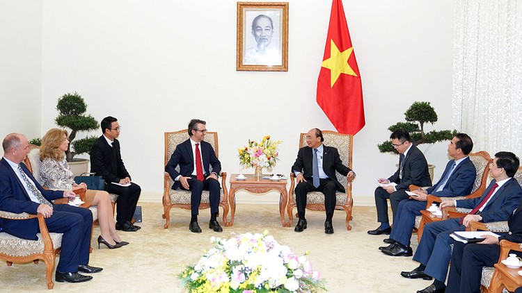 Thủ tướng Nguyễn Xuân Phúc tiếp Đại sứ, Trưởng phái đoàn Liên minh châu Âu tại Việt Nam. Ảnh: Hiếu Nguyễn