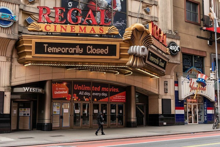Một rạp phim tại New York thông báo đóng cửa tạm thời. Ảnh:Zuma Press
