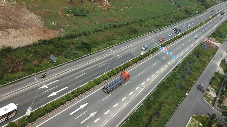 Dự án Cao tốc Bắc - Nam phía Đông đoạn Nha Trang - Cam Lâm có tổng chiều dài tuyến 49,11 km, đi qua địa bàn huyện Diên Khánh, huyện Cam Lâm và TP. Cam Ranh. Ảnh: Lê Tiên