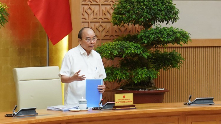 Thủ tướng Nguyễn Xuân Phúc chủ trì cuộc họp Thường trực Chính phủ về mô hình tổ chức của Ủy ban Cạnh tranh quốc gia. Ảnh: Hiếu Nguyễn