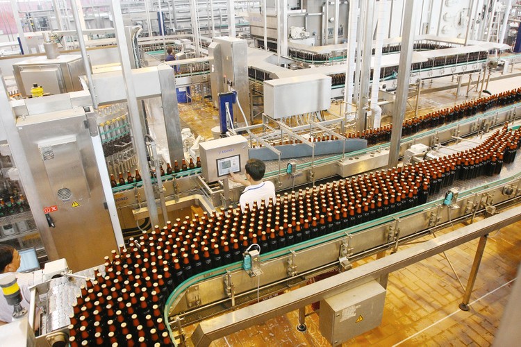 Sản lượng bia toàn quốc trong quý I/2020 giảm 19%, trong khi năm 2019 tăng gần 10%. Ảnh: Tường Lâm