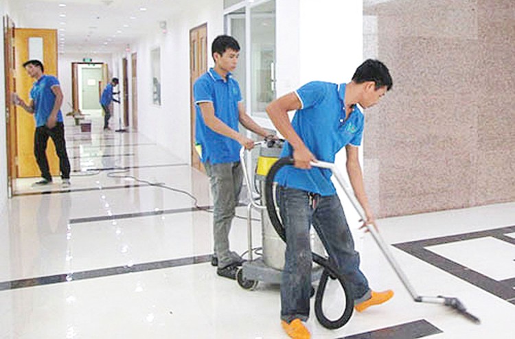 Gói thầu Cung cấp dịch vụ vệ sinh công nghiệp tại Trường Tiểu học Hạ Đình (Hà Nội) do Nhà trường làm chủ đầu tư. Ảnh minh họa