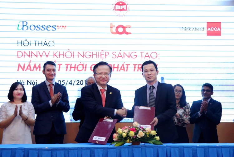 Bộ KH&ĐT cùng Ibosses Việt Nam và ACCA ký kết chương trình hợp tác mang tên “Istart” (ảnh: Minh Trang)