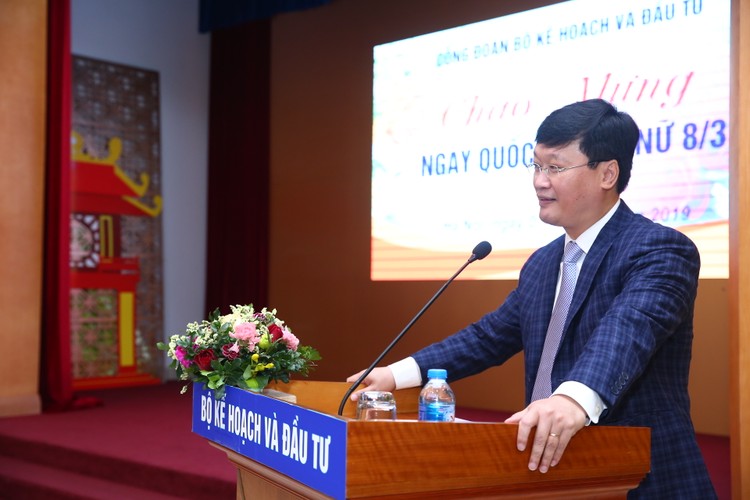 Thứ trưởng Bộ KH&ĐT Nguyễn Đức Trung phát biểu tại buổi lễ. Ảnh: Lê Tiên