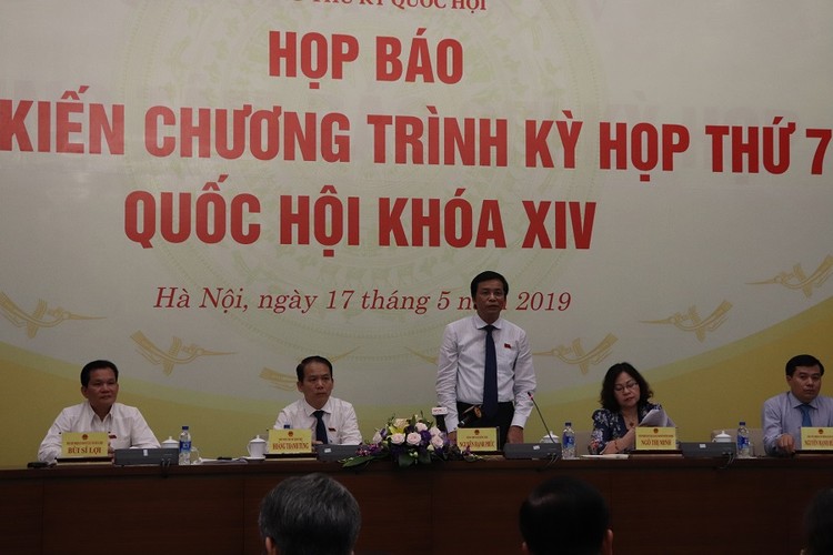 Tổng Thư ký Quốc hội, Chủ nhiệm Văn phòng Quốc hội Nguyễn Hạnh Phúc chủ trì buổi họp báo