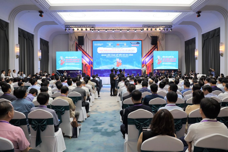 Diễn đàn Quốc gia Phát triển Kinh tế số và Xã hội số lần thứ I được khai mạc tại Nam Định vào sáng ngày 14/9. Ảnh: Thành Trung