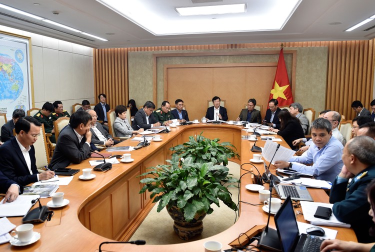 Phó Thủ tướng Trịnh Đình Dũng chủ trì họp về công tác chuẩn bị đầu tư dự án Cảng Hàng không quốc tế Long Thành. (ảnh: VGP)