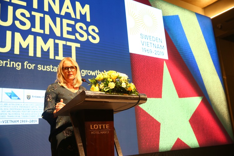 Bộ trưởng Ngoại thương Thụy Điển Ann Linde phát biểu tại Hội nghị. Ảnh Lê Tiên