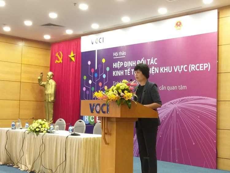 Hội thảo "Hiệp định RCEP: Tình hình đàm phán và những vấn đề DN cần quan tâm" diễn ra tại Hà Nội. Ảnh: Trần Nam