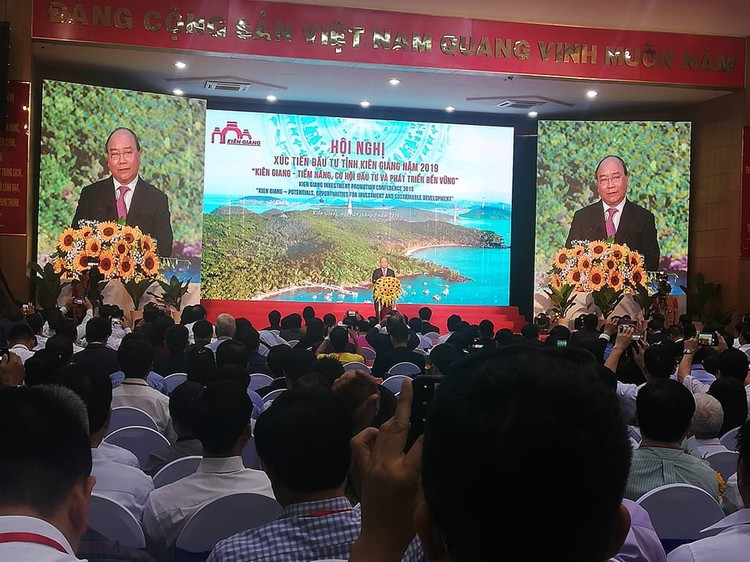 Thủ tướng Chính phủ Nguyễn Xuân Phúc phát biểu tại Hội nghị. Ảnh: Linh Quang