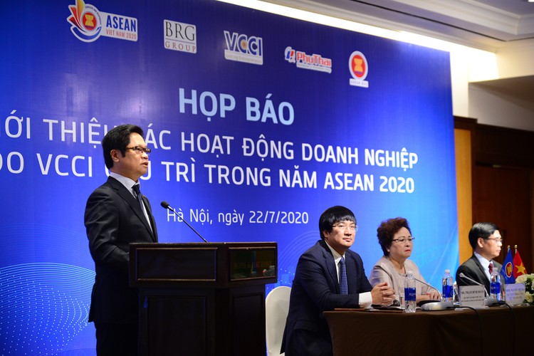 Năm 2020, VCCI giữ vai trò Chủ tịch Hội đồng Tư vấn kinh doanh ASEAN (ASEAN BAC)