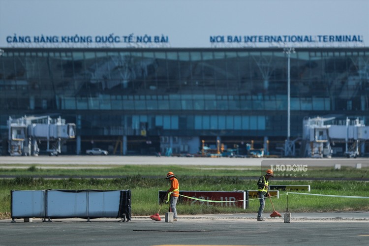Đảm bảo đủ vốn cho 2 dự án cải tạo, nâng cấp đường băng sân bay Nội Bài và Tân Sơn Nhất