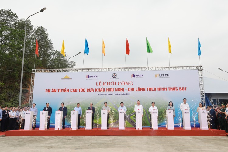 Thủ tướng Chính phủ Phạm Minh Chính, lãnh đạo các bộ, ngành, địa phương, nhà đầu tư ấn nút khởi công Dự án Tuyến cao tốc cửa khẩu Hữu Nghị - Chi Lăng