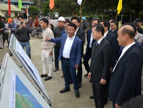 Lãnh đạo Thành ủy Đà Nẵng nghe báo cáo tiến độ thi công cảng Liên Chiểu phần cơ sở hạ tầng dùng chung
