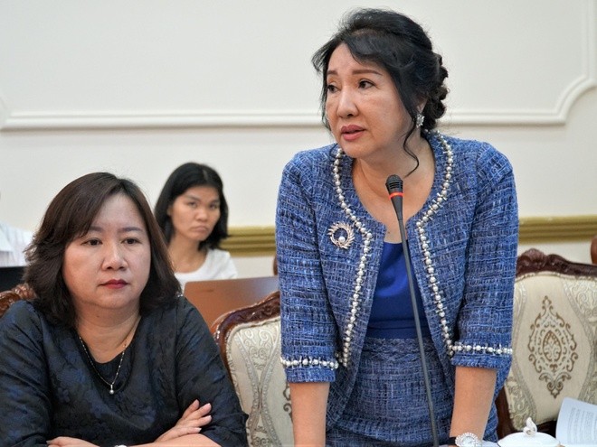 Tổng giám đốc Quốc Cường Gia Lai Nguyễn Thị Như Loan (đứng).
