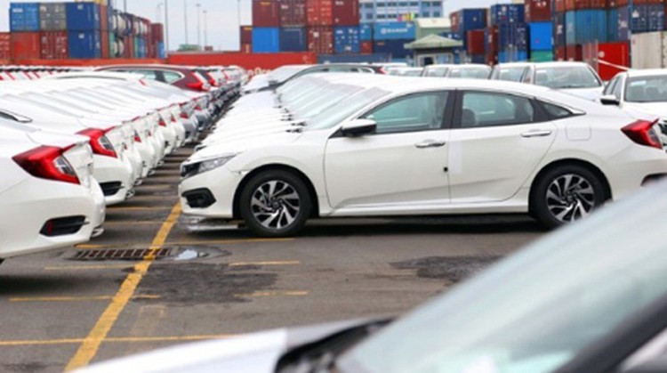 Nhờ giảm 50% phí trước bạ, doanh số xe lắp ráp đang lấn át
xe nhập khẩu trong tháng 6/2020.
