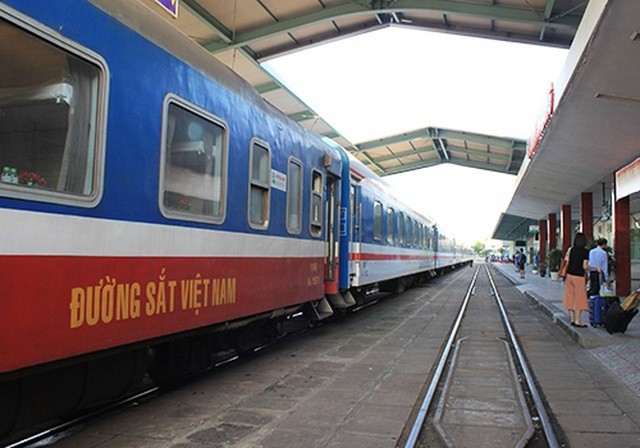 Tuyến tàu TPHCM - Nha Trang đông khách nhất toàn hệ thống đường
sắt phải dừng chạy vì không có khách