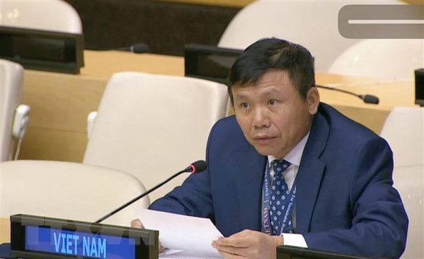 Đại sứ Đặng Đình Quý, Trưởng phái đoàn đại diện thường trực Việt Nam tại Liên hợp quốc phát biểu tại một cuộc họp của Hội đồng Bảo an. Ảnh: TTXVN