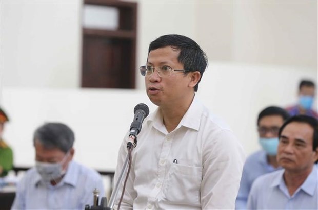 Bị cáo Lê Cảnh Dương (nguyên Giám đốc Ban Xúc tiến và Hỗ trợ đầu tư thành phố Đà Nẵng) khai báo trước Hội đồng xét xử ngày 4/5/2020. Ảnh: TTXVN