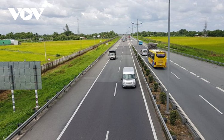 Trong tháng 10/2020 sẽ hạn chế phương tiện vào cao tốc TPHCM - Trung Lương để nâng cấp hệ thống chiếu sáng