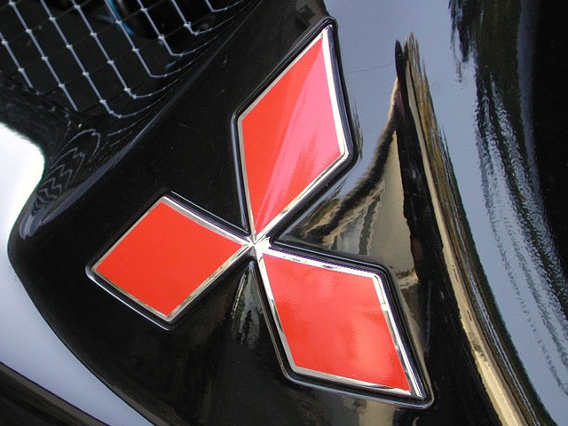 Ngày 24/11/2020, đấu giá 2 xe chuyên dụng Mitsubishi tại TPHCM