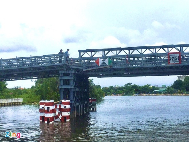 Thiệt hại do sự cố cầu thép An Phú Đông bị sà lan tông hồi 16/10 gần một tỷ đồng