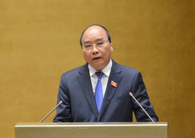 Thủ tướng Chính phủ Nguyễn Xuân Phúc trả lời chất vấn của các đại biểu Quốc hội ngày 10/11. Ảnh: Quốc hội