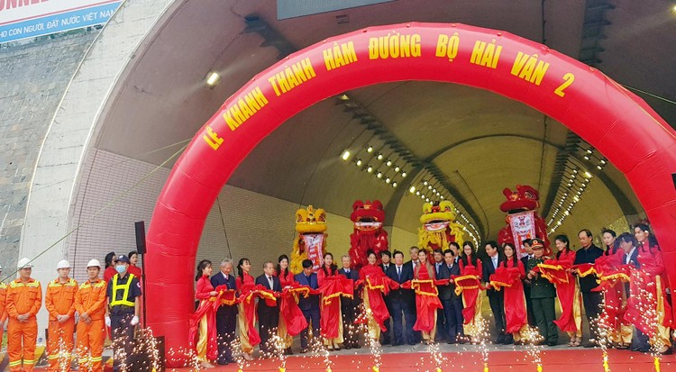 Bộ GTVT phối hợp cùng Công ty CP Tập đoàn Đèo Cả, UBDN TP.Đà Nẵng tổ chức khánh thành hầm đường bộ Hải Vân 2 thuộc dự án hầm đường bộ Đèo Cả. Ảnh: Cao Dung