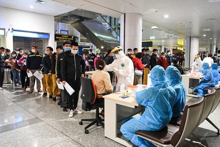 Xét nghiệm COVID-19 cho khoảng 10.000 cán bộ, nhân viên sân bay Nội Bài
