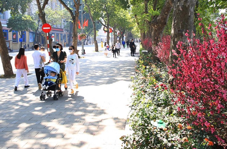 Ngày 13/3, Hà Nội và các tỉnh Bắc Bộ trời nắng, nhiệt độ cao nhất có nơi trên 28 độ. Riêng Điện Biên Phủ nhiệt độ cao nhất có thể lên đến 32 độ