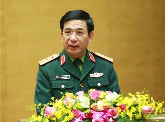 Đồng chí Phan Văn Giang truyền đạt chuyên đề "Những nhận thức mới và tư duy mới về quốc phòng Việt Nam" 