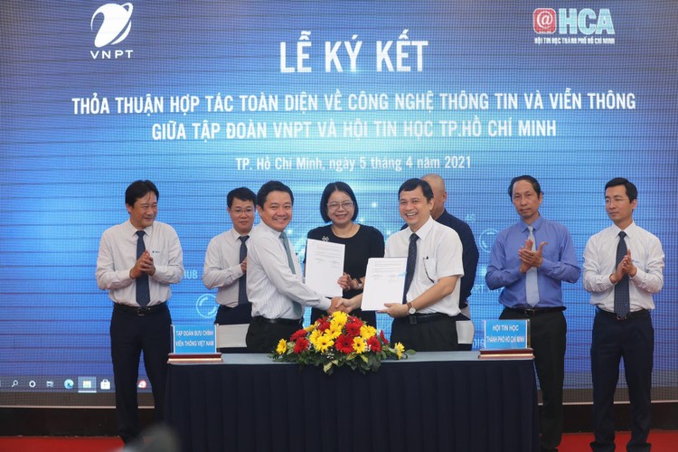 Lễ ký kết thoả thuận hợp tác giữa Tập đoàn Bưu chính Viễn thông Việt Nam và Hội tin học TP. HCM