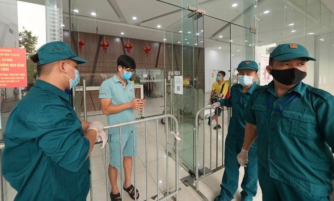 Chung cư nơi 2 bệnh nhân từ Đà Nẵng trở về cư trú bị phong tỏa ngay sau khi được phát hiện dương tính với nCoV