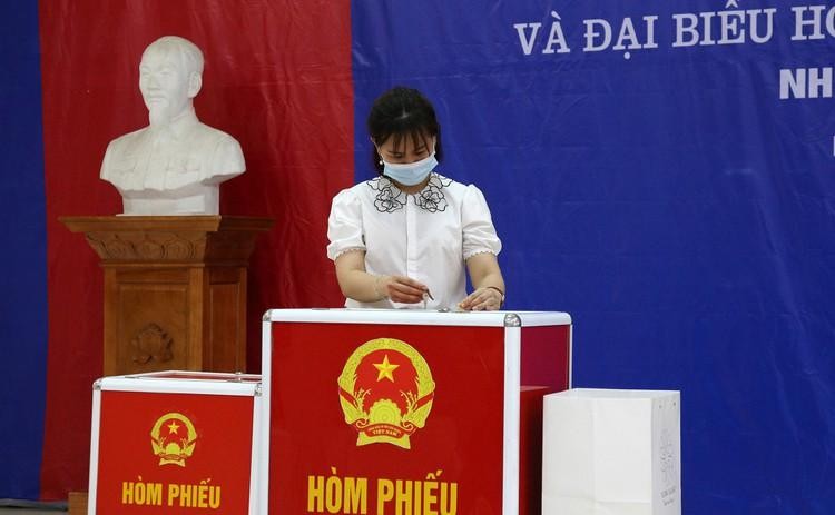 Chủ tịch UBND thành phố Hà Nội yêu cầu tập trung cao độ, sẵn sàng cao nhất trong mọi tình huống và diễn biến dịch bệnh, đảm bảo tổ chức thành công cuộc bầu cử. Ảnh: Hữu Nghị