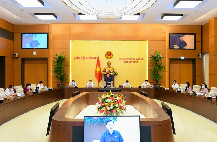 Chủ tịch Quốc hội Vương Đình Huệ phát biểu khai mạc Phiên họp thứ 57 của Ủy ban Thường vụ Quốc hội.