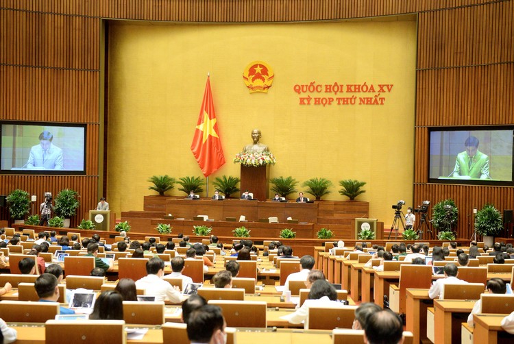 Chiều 25/7, Quốc hội thảo luận, biểu quyết thông qua Nghị quyết về Chương trình giám sát của Quốc hội năm 2022. 