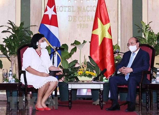 Chủ tịch nước Nguyễn Xuân Phúc tiếp Phó Chủ tịch thứ nhất Viện Cuba hữu nghị với các dân tộc (ICAP) Noemi Rabaza Fernandesz. Ảnh: TTXVN