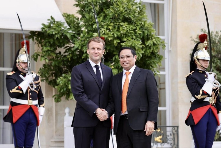 Thủ tướng Phạm Minh Chính và Tổng thống Macron nhất trí ra Tuyên bố chung nhằm làm sâu sắc hơn mối quan hệ Đối tác Chiến lược giữa hai nước.