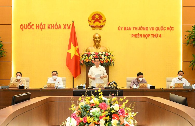 Chủ tịch Quốc hội Vương Đình Huệ phát biểu tại Phiên họp thứ 4 của Uỷ ban Thường vụ Quốc hội. Ảnh: QH