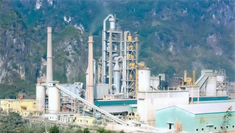 Nhà máy xi măng La Hiên (Thái Nguyên). Ảnh: Internet