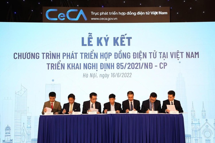 VNPT đã tiến hành ký kết thỏa thuận hợp tác với Cục Thương mại điện tử để liên kết cung cấp hợp đồng điện tử VNPT eContract lên Trục phát triển hợp đồng điện tử Việt Nam