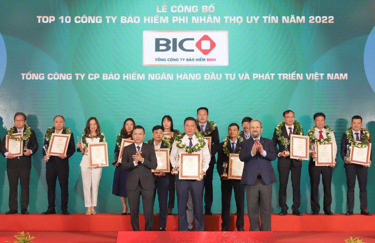 BIC lần thứ 7 liên tiếp được vinh danh trên bảng xếp hạng Top 10 công ty bảo hiểm phi nhân thọ uy tín nhất Việt Nam