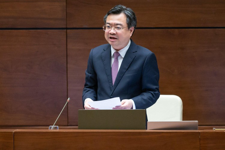 Bộ trưởng Bộ Xây dựng Nguyễn Thanh Nghị trả lời chất vấn