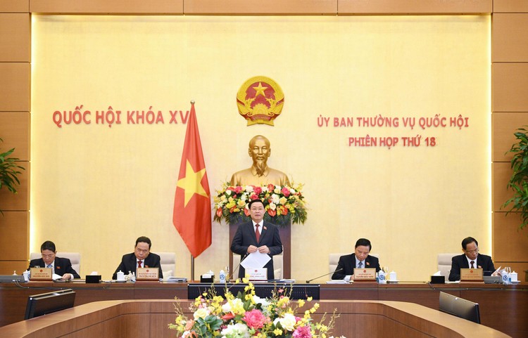 Chủ tịch Quốc hội Vương Đình Huệ phát biểu khai mạc Phiên họp thứ 18 của Uỷ ban Thường vụ Quốc hội 