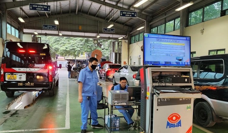 Hiện ở Hà Nội còn 20 đơn vị đang thực hiện kiểm định xe cơ giới. Ảnh minh họa