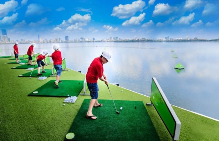 TP. Hà Nội đang đề xuất cho phép mở sân tập golf ở hồ Tây. Ảnh minh họa