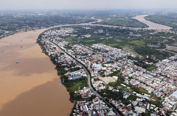 Tuyến đường ven sông Đồng Nai đang có nguy cơ lỡ hẹn mốc hoàn thành do vướng mặt bằng. Ảnh chỉ mang tính minh họa. Nguồn Internet