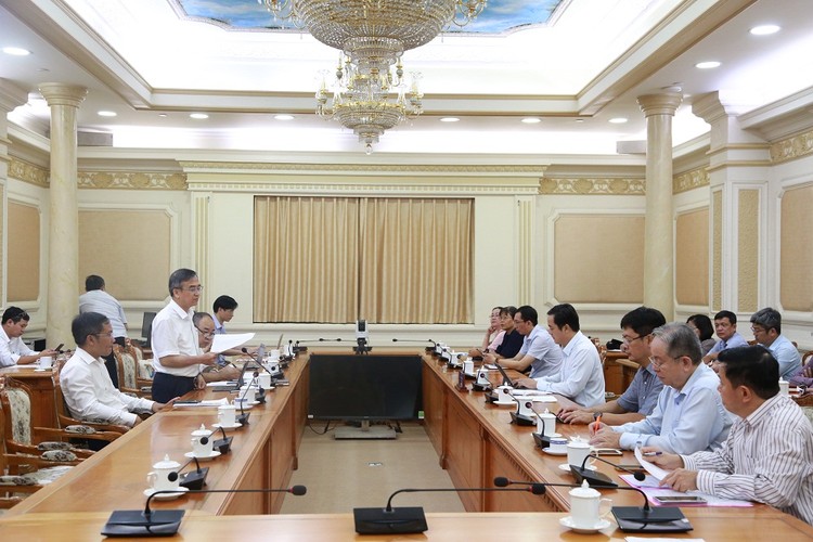 Quang cảnh buổi làm việc giữa Tập đoàn Điện lực Việt Nam với đại diện UBND TP.HCM